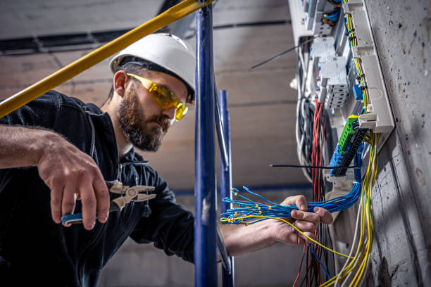 Best Licensed Electrician  in Mountlake Terrace, WA